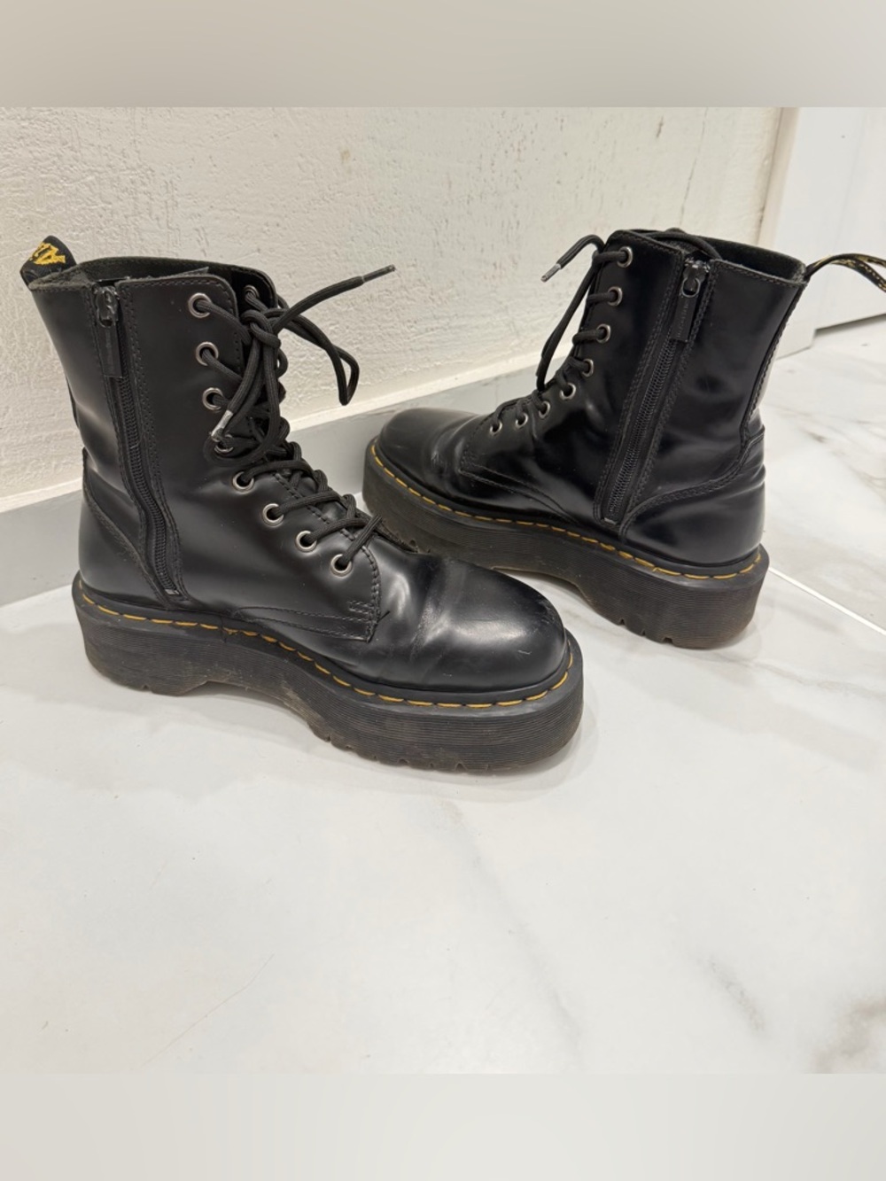Dr Martens Jadon boots
